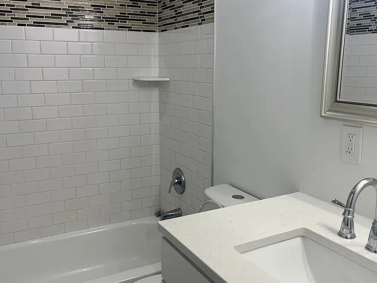 1129 W Main St — Photo 12