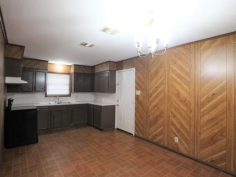1428 E. Houston SERIES 74 — Photo 2