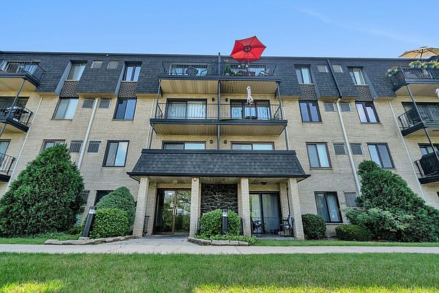 2nd image of 7301 Willow Springs Rd APT 105