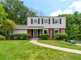 926 Old Hills Rd, McKeesport, PA