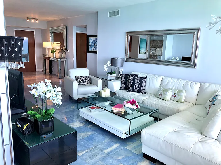 6365 Collins Ave — Photo 5
