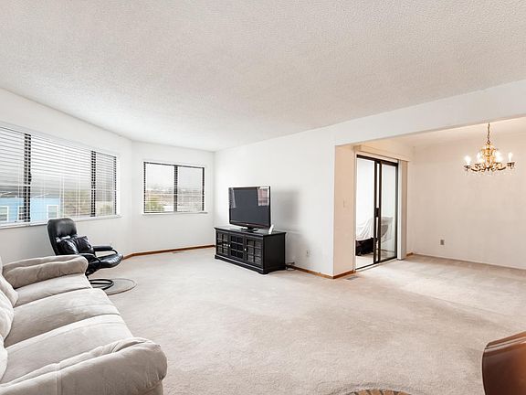 4th image of 2213 Downey Ct
