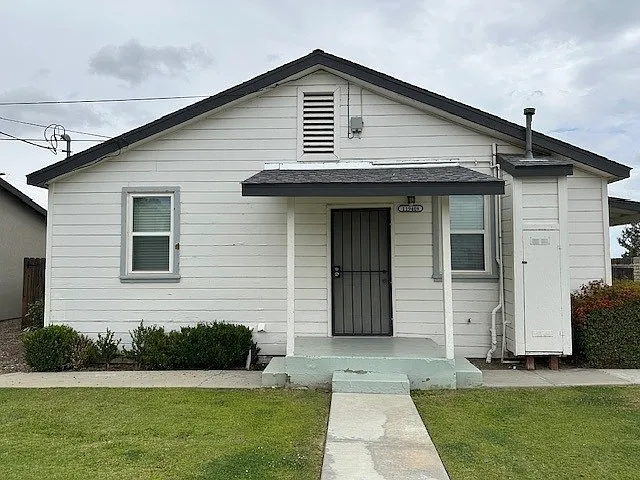 11940 Rosedale Hwy #B — Photo 3