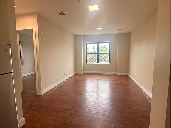 2nd image of 409 Ocean Ave #3