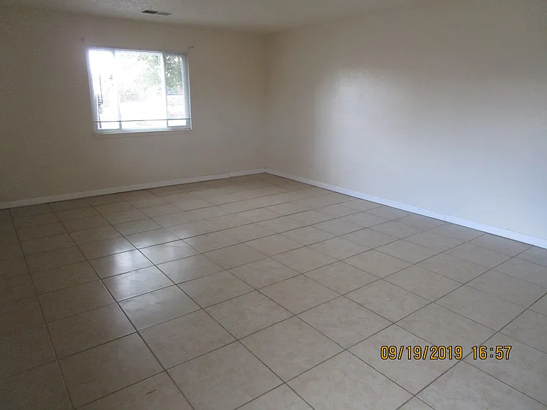 900-902 904 #906 — Photo 3