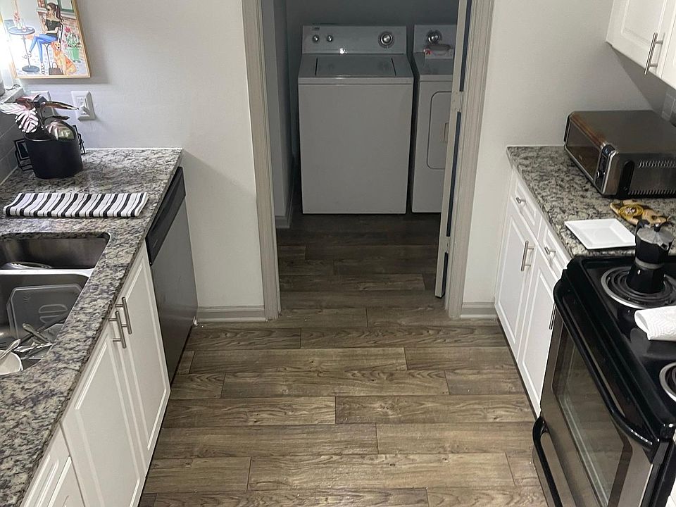 2nd image of 2437 Addison Ln