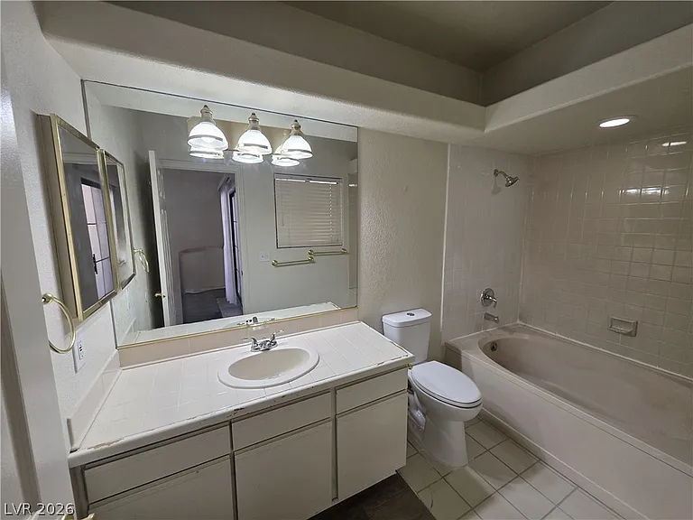 1407 Santa Margarita St #A — Photo 51