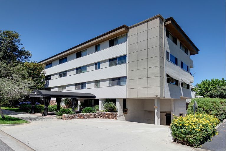 1st image of 400 S Los Robles Ave Unit 206