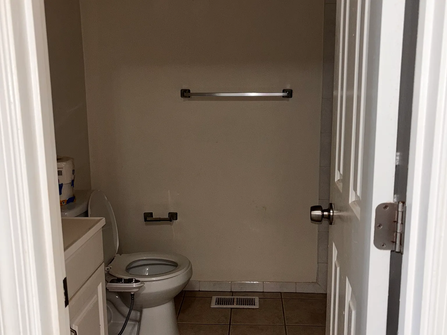 3 bed, 1320 sqft, $2,300 — Photo 2