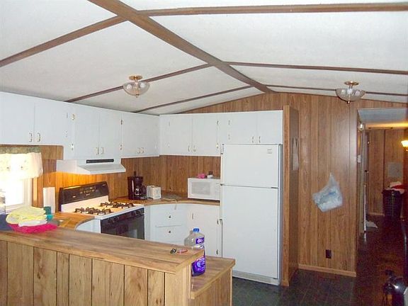2nd image of 309 Holly Lk E