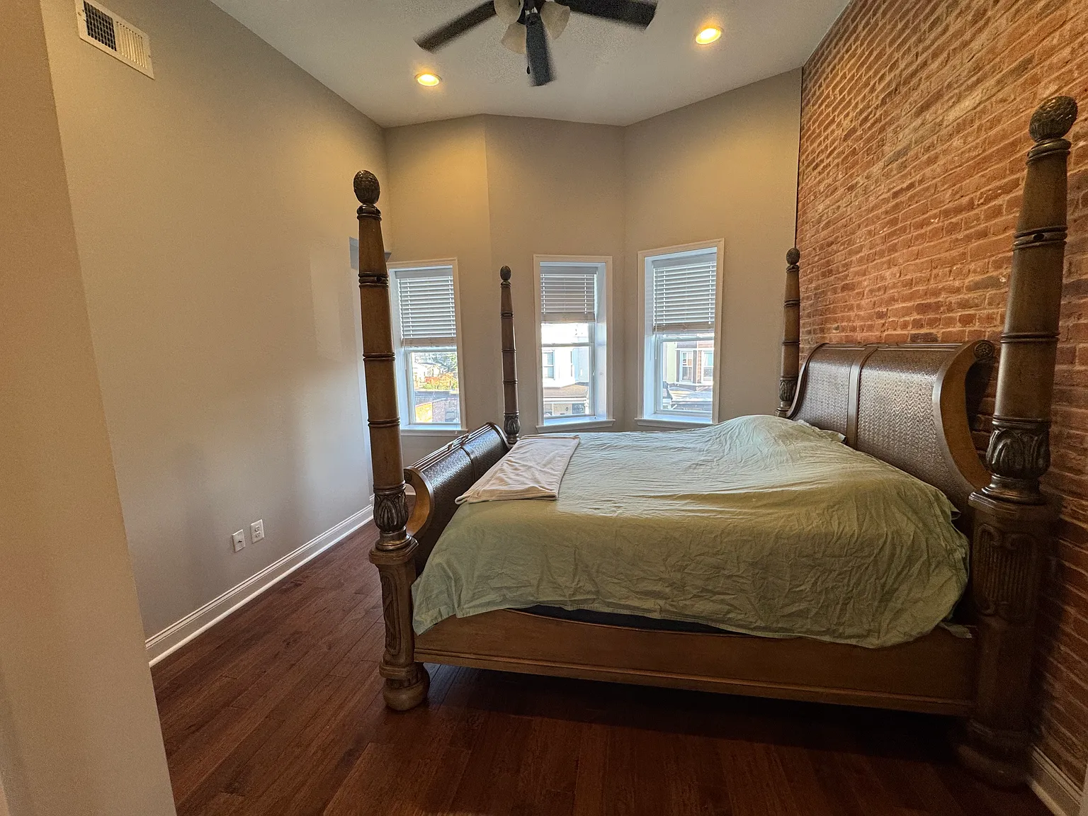 3 bed, 1654 sqft, $2,800 — Photo 4