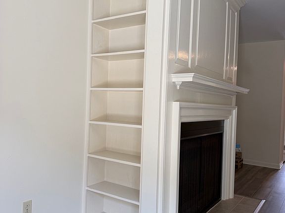 5th image of 3656 Taliluna Ave SW #10
