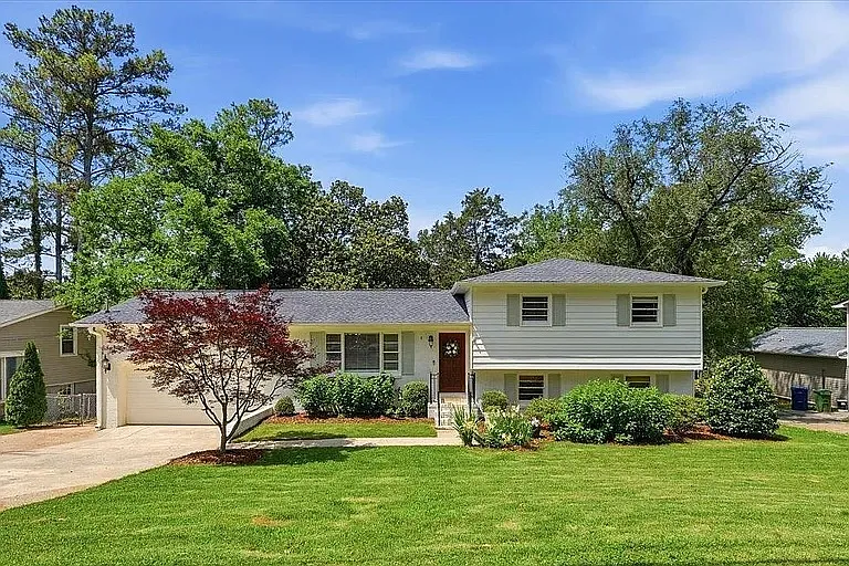 2806 Briarwood Dr SE — Photo 4