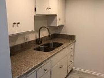 3rd image of 319 E College St #323