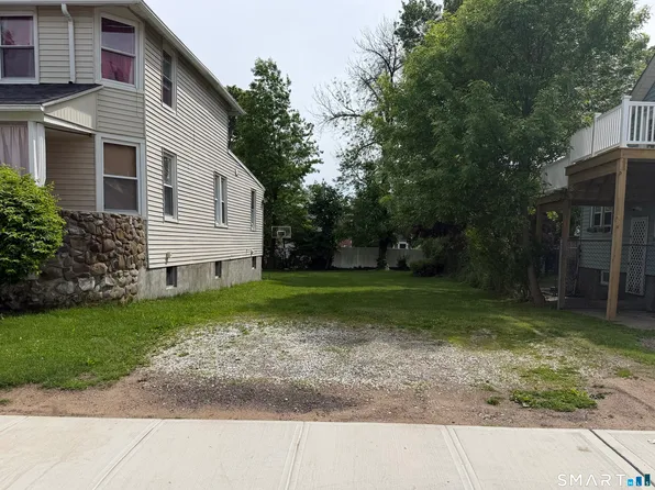 30 Arlington Street, West Haven, CT 06516