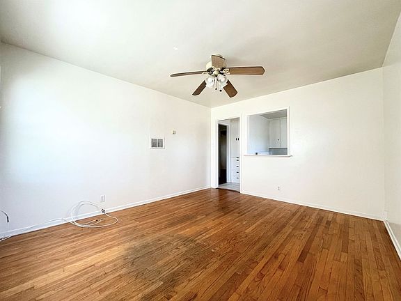 3rd image of 2772 Jefferson St APT B