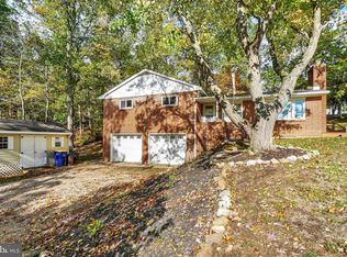 2872 Seitzville Rd, Seven Valleys, PA 17360