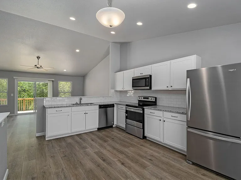 2327 Shadycroft Dr — Photo 3