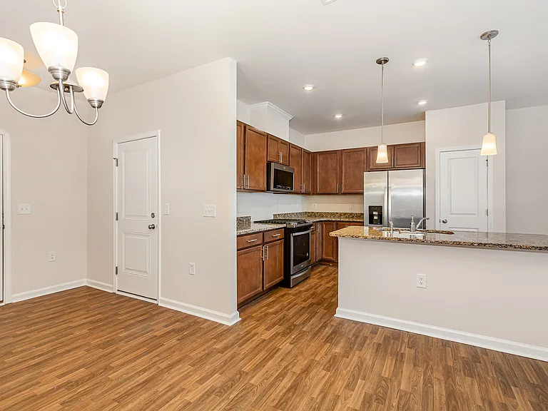 1009 Sycaten St — Photo 6