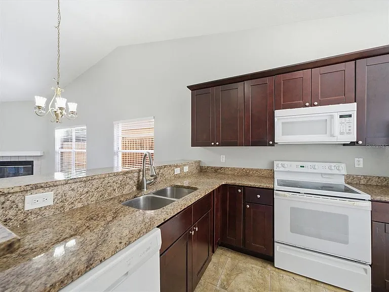 7615 Lemon Wood Ct — Photo 12