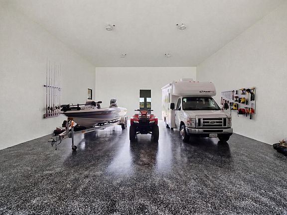 3rd image of 9480 Carlton Road