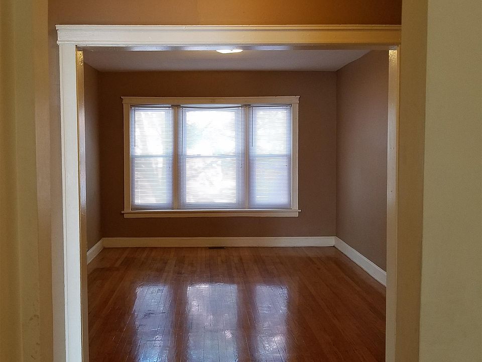 1st image of 903-909 W 76th St #11585356