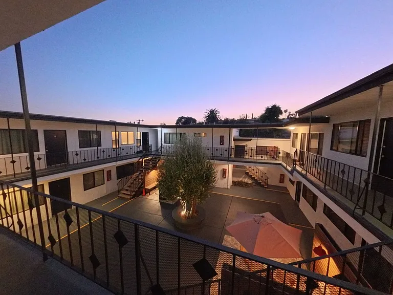 6607 N. Figueroa St. — Photo 70