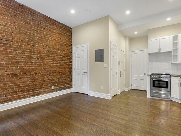 3rd image of 1012 Lexington Ave APT 3F