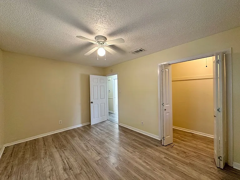 1505 S Ws Young Dr — Photo 28