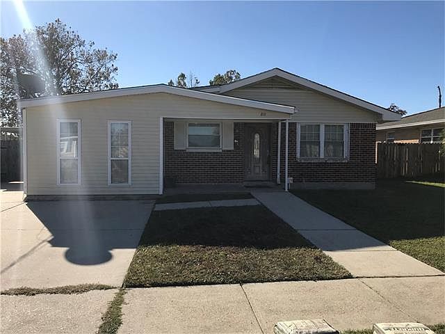 1st image of 811 Gerry Dr