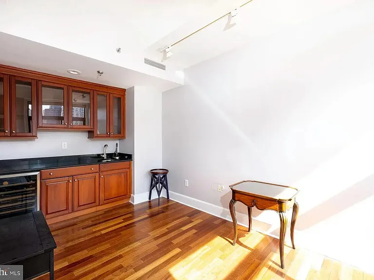 1500 Chestnut St #20A — Photo 9