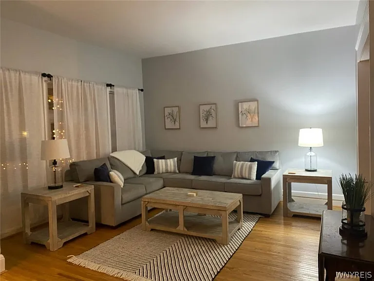 176 Saint James Pl #LOWER — Photo 3