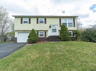 114 Derby Ct, Voorheesville, NY 12186