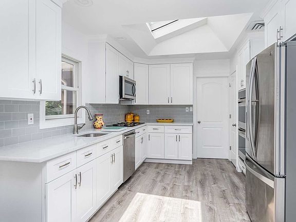 3rd image of 22 Cobblers Ln