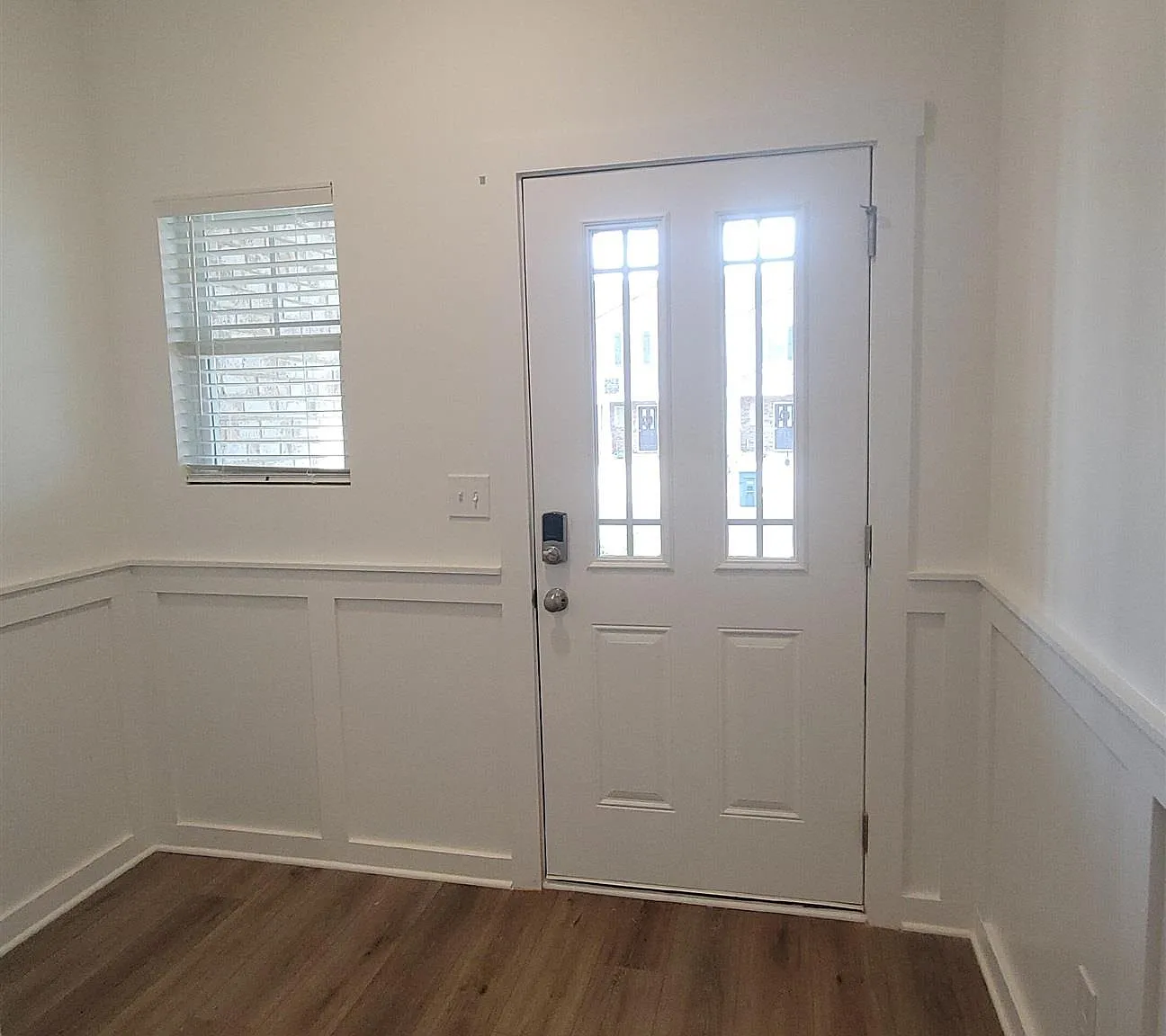 3 bed, 2.5 bath, 1500 sqft, $1,720 — Photo 2