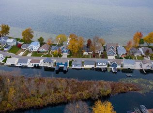 8272 E Highland View Dr, Syracuse, IN