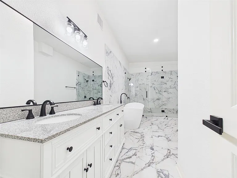 11515 Iberia Dr — Photo 19