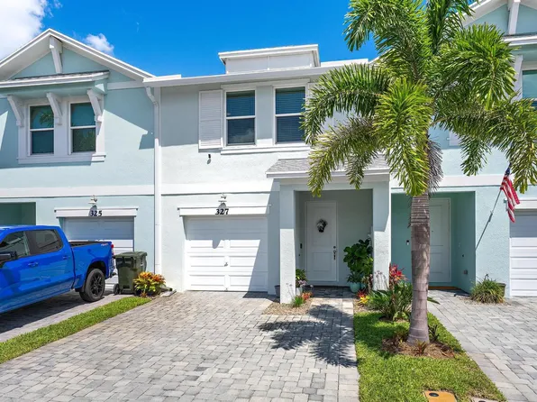 327 SE Halifax Ln, Stuart, FL 34994