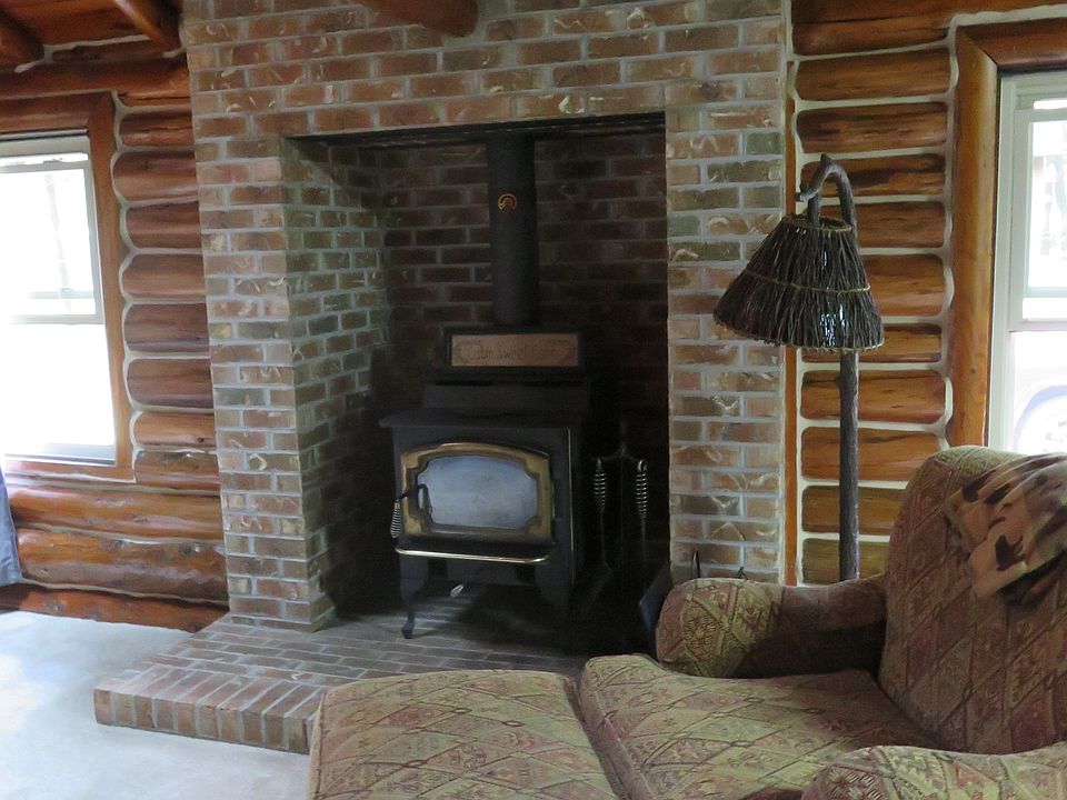 Wood burning stove