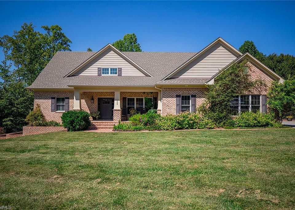 1st image of 332 Leeward Dr