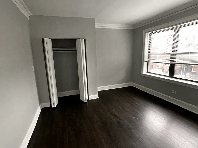 704 E 80th St #2 — Photo 8