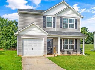 1505 Hamilton Hills Dr, Greensboro, NC 27406