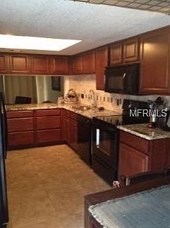 5th image of 413 Meadowood Blvd