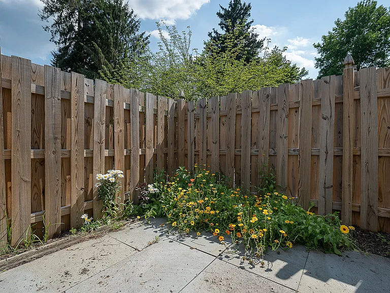 116 Montrose Ave #H — Photo 43