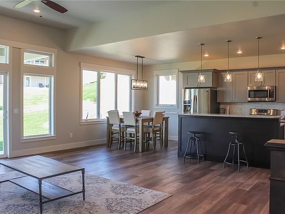 3rd image of 3259 Castle Pines Dr