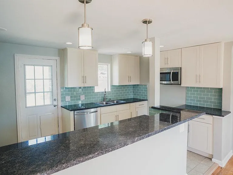 5270 Perry St — Photo 1