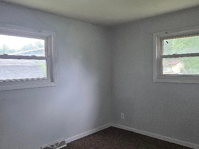 1225 Scott Ave — Photo 11