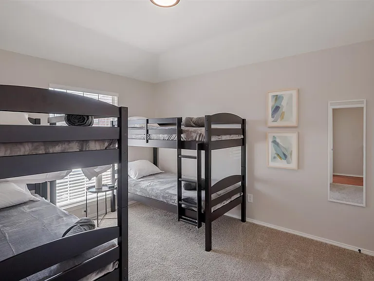 2808 Wales Ct — Photo 39