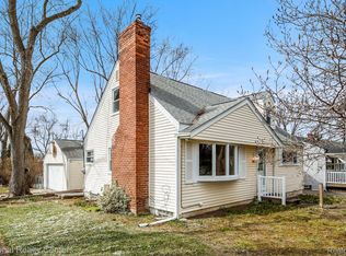 198 S Avery Rd, Waterford, MI 48328