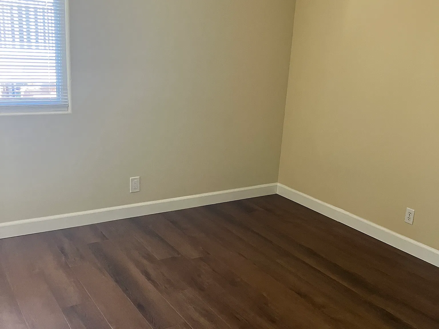 3 bed, 1250 sqft, $3,385 — Photo 4
